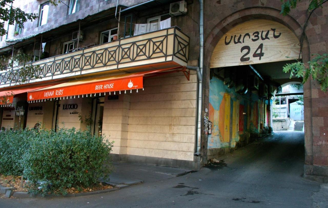 Apartment On Saryan 24 Erivan Exterior foto
